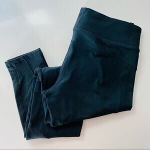 UNDER ARMOUR Black Crop Compression Leggings Gym Workout Athleisure Run XS